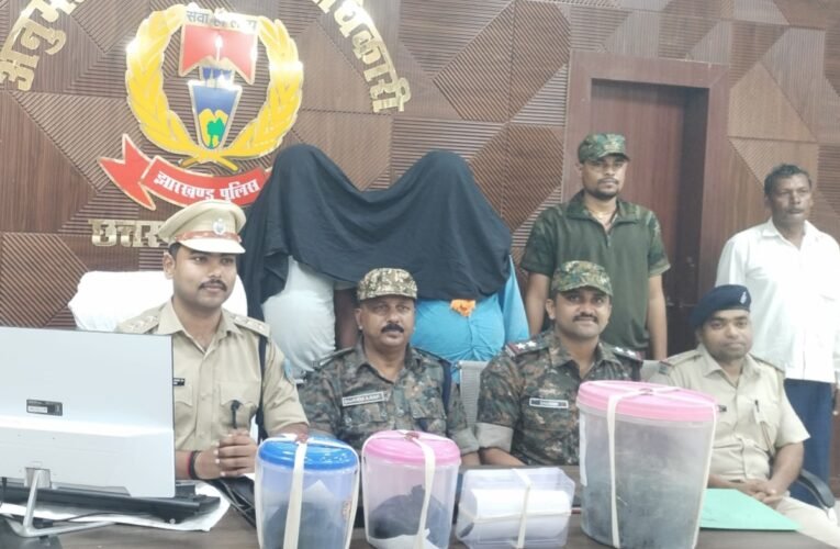 two-smugglers-9660-kg-opium-arrested
