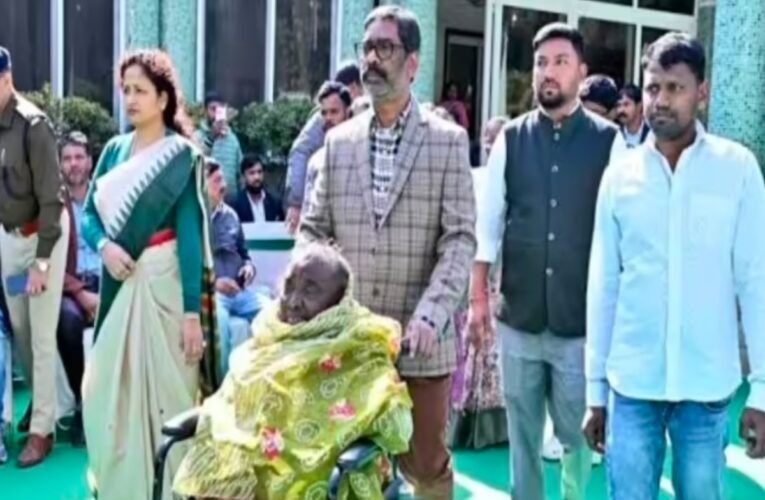 rupi-sorens-health-deteriorates-again-hemant