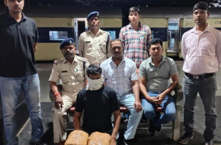 man-arrested-127-kg-cannabis-ranchi