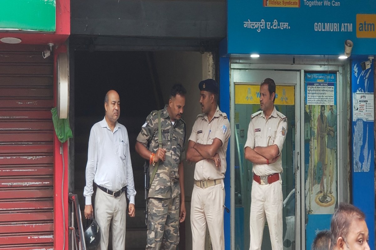 golmuri-canara-bank-robbed-rs-42