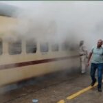fire-breaks-out-last-coach-koderma