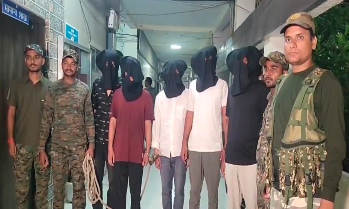ncb-officer-robbed-rs-3190-lakh