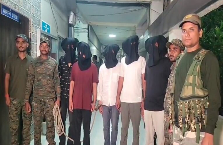 ncb-officer-robbed-rs-3190-lakh