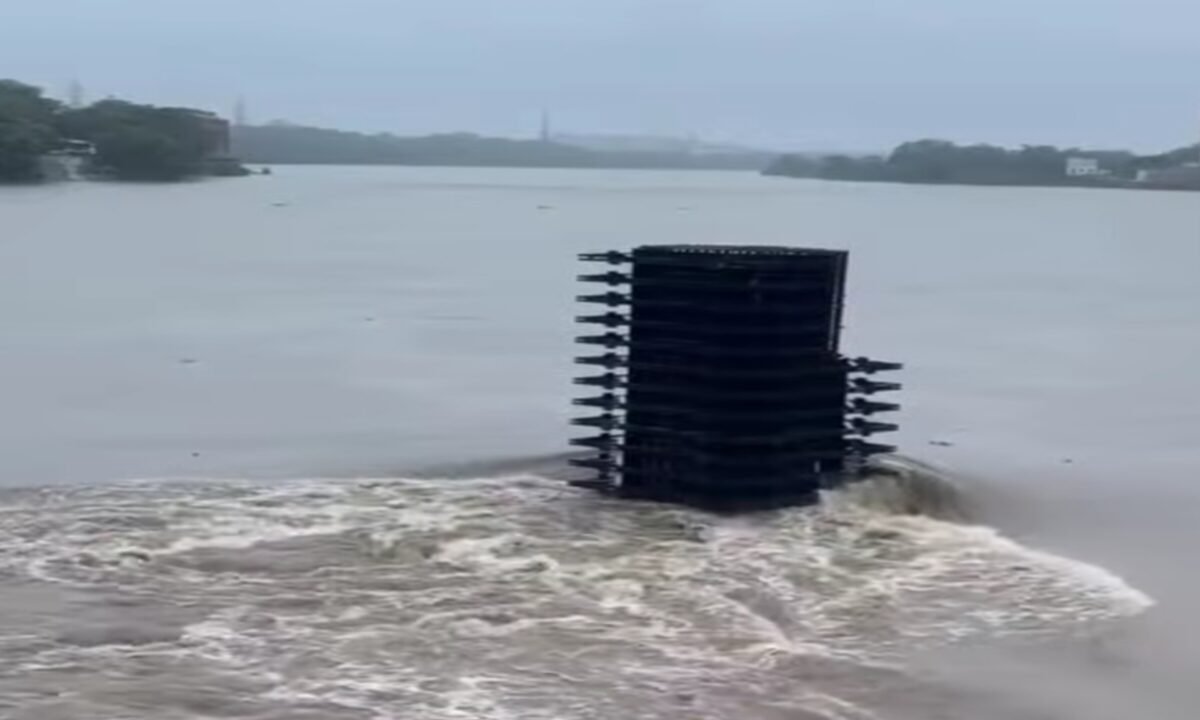 rivers-overflowing-due-incessant-rains-jharkhand