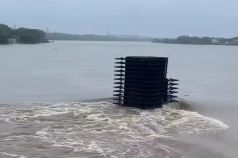 झारखंड में लगातार बारिश से नदियां उफान पर, स्वर्णरेखा-खरकई खतरे के निशान के पार; निचले इलाकों में बढ़ी चिंता