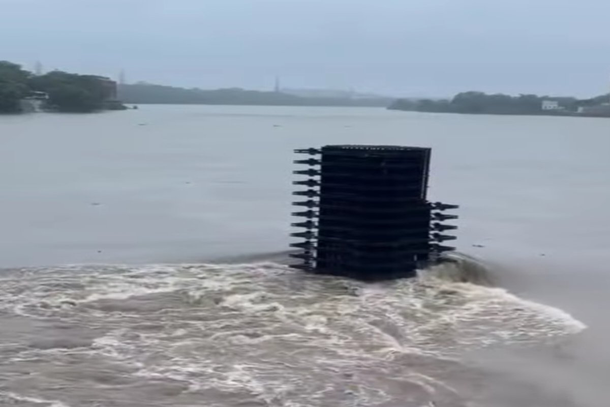 rivers-overflowing-due-incessant-rains-jharkhand