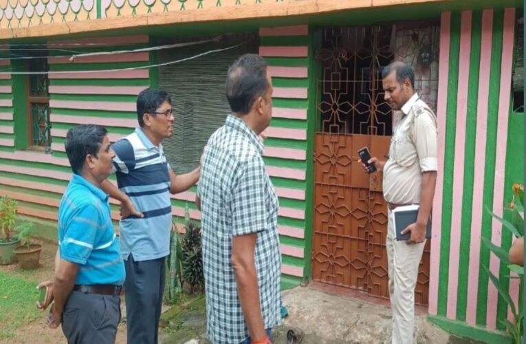thieves-decamp-cash-jewellery-worth-lakhs