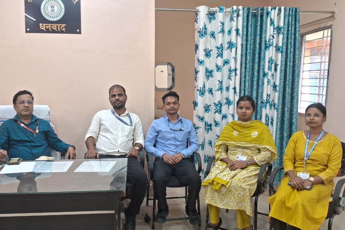 raid-against-adulterated-cheese-dhanbad-gautam