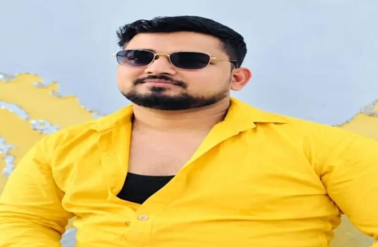 controversy-parking-road-youth-injured-knife