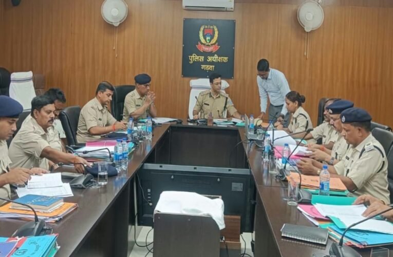 dig-kaushal-kishore-reviews-policing-garhwa
