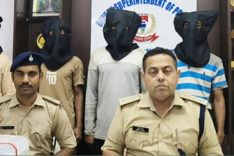जुगसलाई की प्लाईवुड दुकान में चोरी का खुलासा, चार आरोपी गिरफ्तार