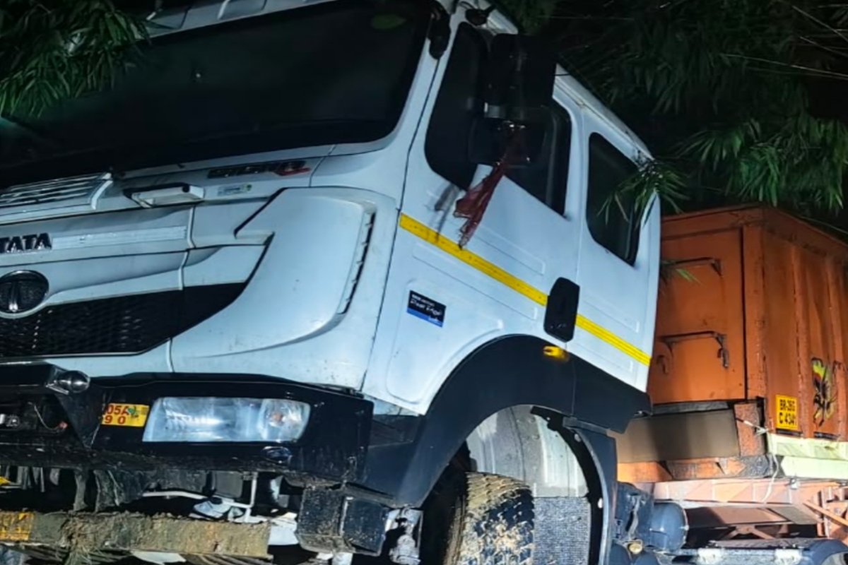 uncontrollable-truck-breaks-house-boundary-simdega