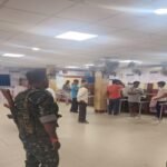 बैंकों और आभूषण प्रतिष्ठानों की सुरक्षा पर पुलिस की नजर, गढ़वा में चला निरीक्षण अभियान police-watch-security-banks-jewellery-establishments