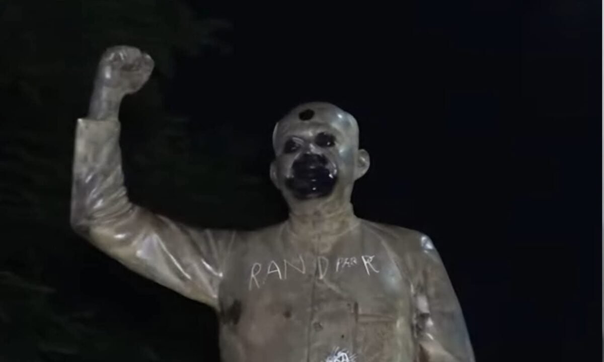 soot-face-statue-dr-syama-prasad