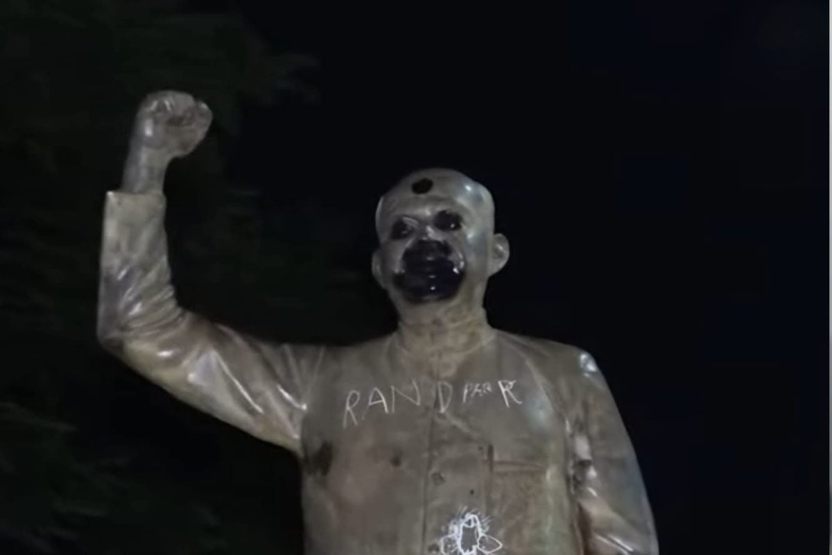 soot-face-statue-dr-syama-prasad