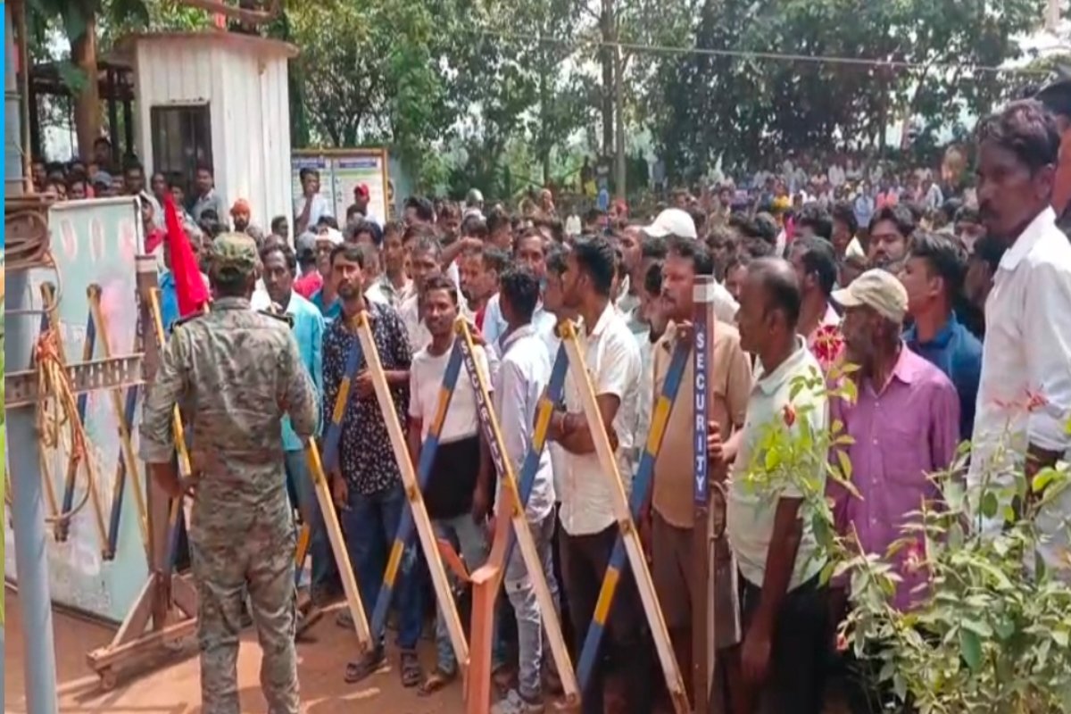 workers-anger-erupted-hindalco-muri-accusations