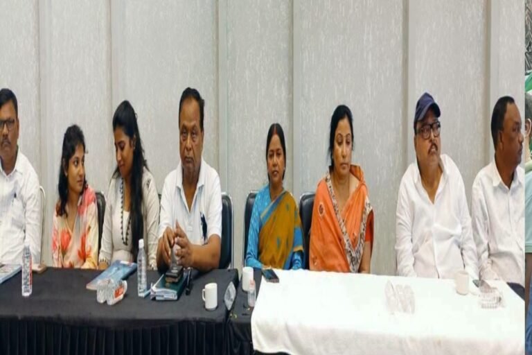 गिरिडीह उपचुनाव में उतरने के संकेत, श्वेता शर्मा ने कार्यकर्ताओं से मांगा साथ