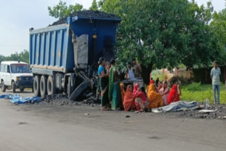 हाइवा ने खड़े ब्रेकडाउन ट्रेलर में मारी जोरदार टक्कर, चालक की मौत