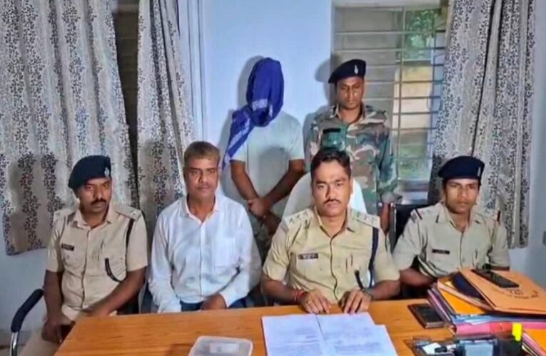 धनबाद में बैंक मैनेजर बनकर साइबर ठगी करने वाला युवक गिरफ्तार, मोबाइल नंबर से जुड़ीं 53 शिकायतें