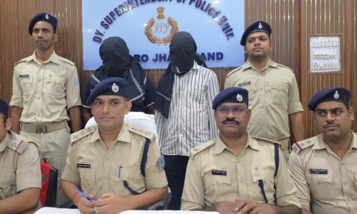 two-cybercriminals-arrested-agra-duped-rs