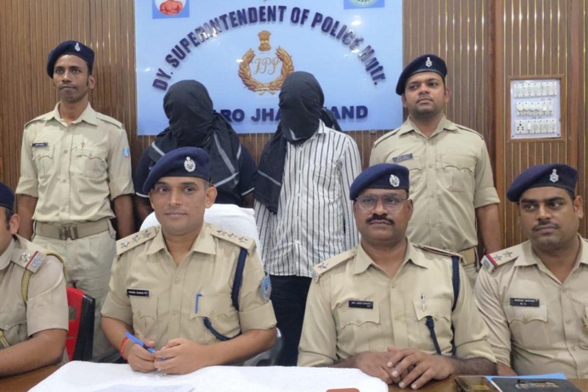 two-cybercriminals-arrested-agra-duped-rs