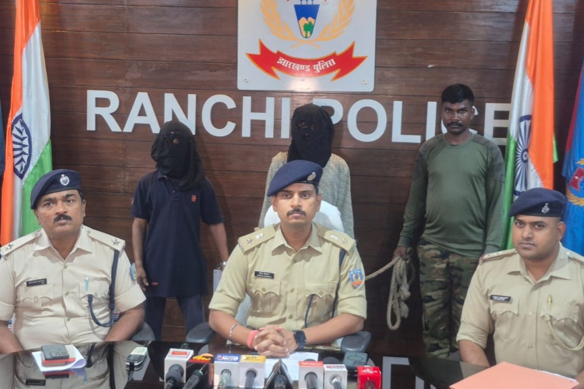woman-returning-karma-mela-alleges-gang