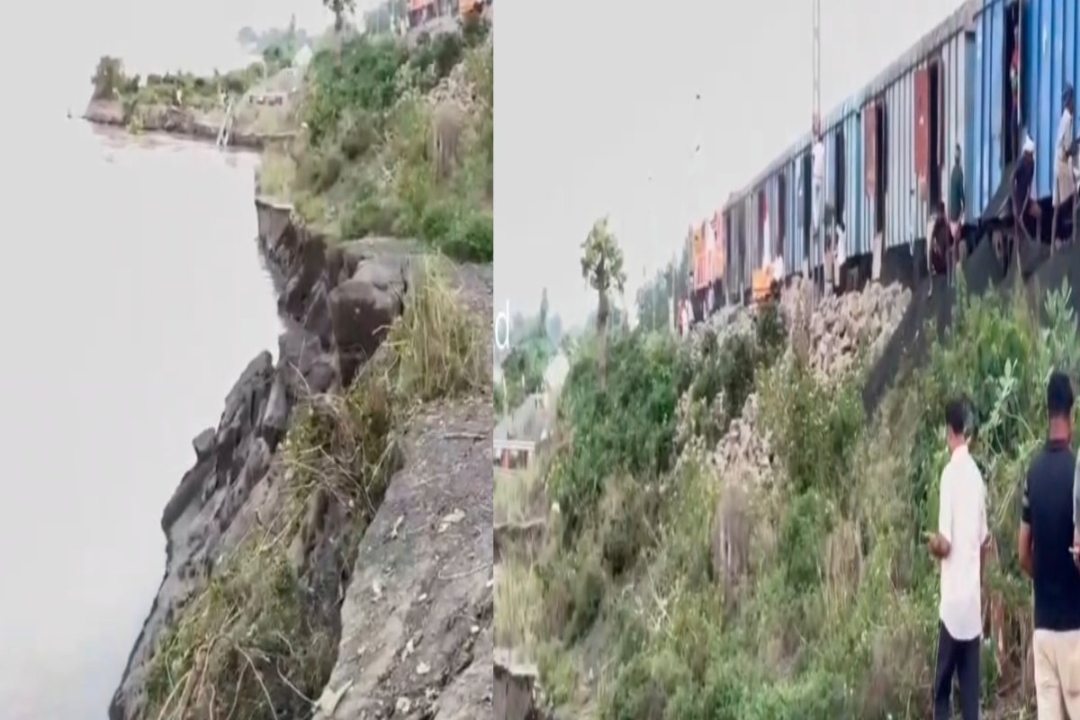 ganga-erosion-threatens-rail-track-2
