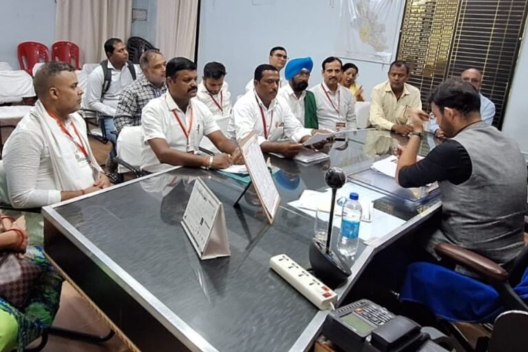दुर्गा पूजा को लेकर प्रशासन ने कसी कमर, 10 दिनों में तैयारियां पूरी करने का निर्देश