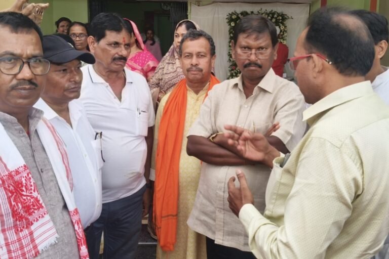 सरकारी ब्लड बैंकों के एमओयू के मुद्दे पर अर्जुन मुंडा से मिले खुबैब शाहिद