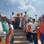 गांधी-शास्त्री जयंती पर झामुमो ने गांधी मैदान में दी श्रद्धांजलि, आदर्शों पर चलने का लिया संकल्प jmm-pays-tribute-gandhi-maidan-gandhi
