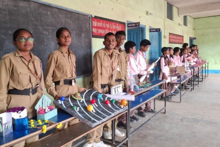 कबाड़ से जुगाड़ ने दिखाई रचनात्मकता, स्वच्छता अभियान से दिया सेवा का संदेश