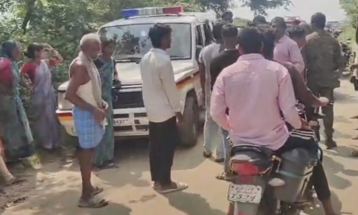 villagers-agitated-abandoning-sand-laden-tractors