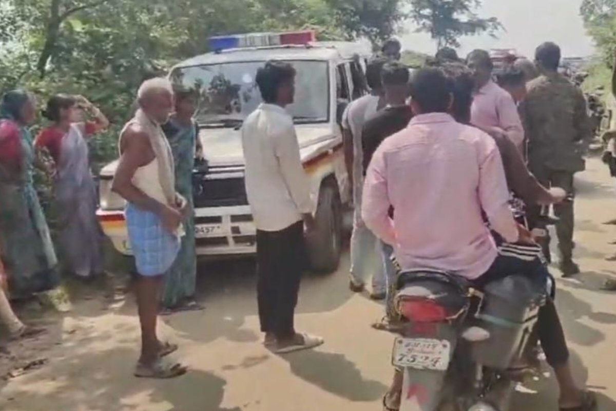 villagers-agitated-abandoning-sand-laden-tractors