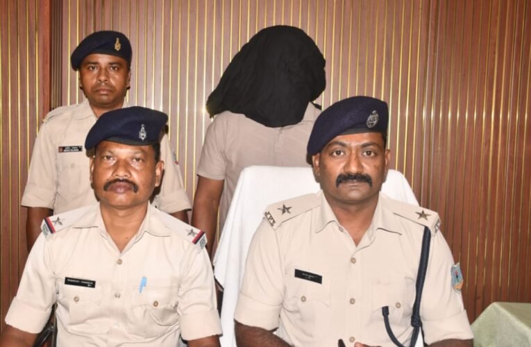 illegal-liquor-business-seized-marafari-shopkeeper