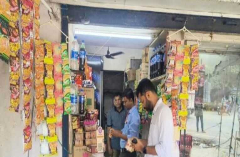 raids-food-shops-chakradharpur-20-kg