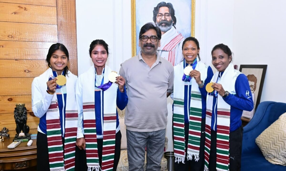 cm-hemant-soren-meets-daughters-jharkhand
