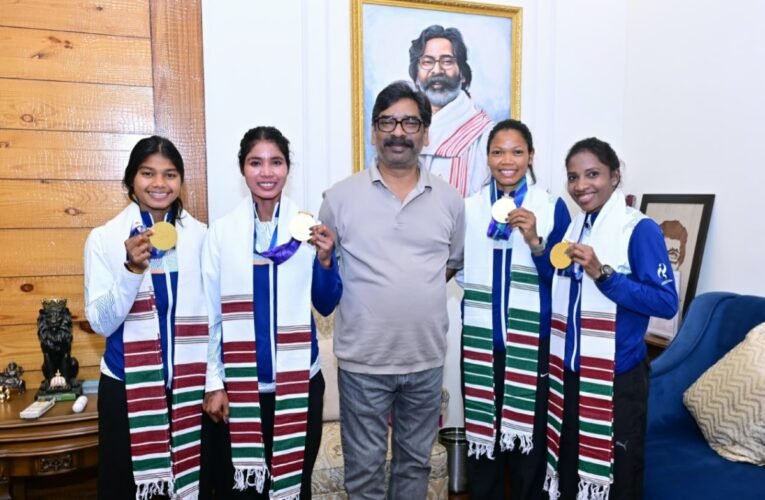 cm-hemant-soren-meets-daughters-jharkhand