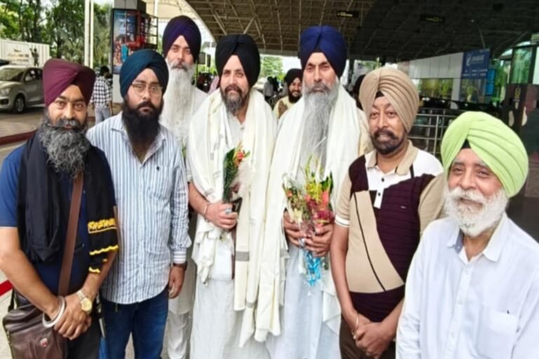 पंथ प्रचारक भाई सरबजीत सिंह धुंधा और हजूरी रागी भाई मनिंदर सिंह जमशेदपुर पहुंचे, रांची एयरपोर्ट पर मानगो कमिटी ने किया स्वागत