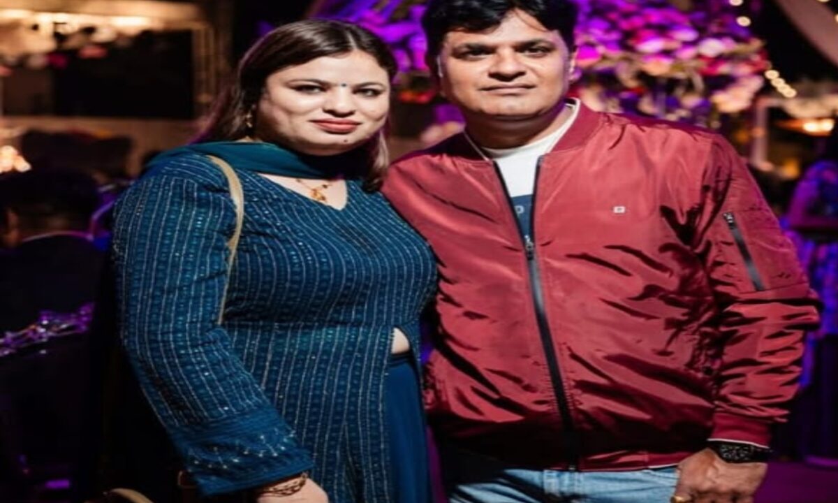 fir-against-three-allegedly-duping-salon