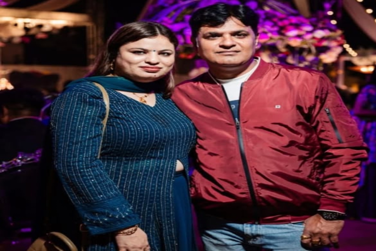 fir-against-three-allegedly-duping-salon