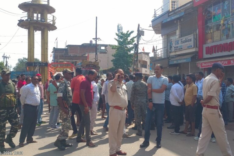 शून्य ओबीसी आरक्षण के खिलाफ गुमला बंद का व्यापक असर, सड़कें जाम, थमे वाहनों के पहिए