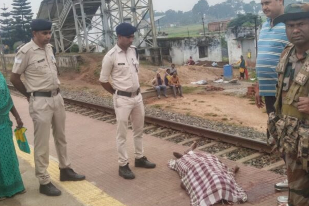 man-hit-train-nagjua-station-dies