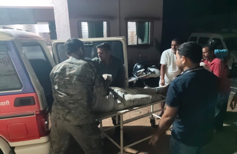 एंबुलेंस का इंतजार नहीं, पुलिस वाहन से घायल को पहुंचाया अस्पताल
