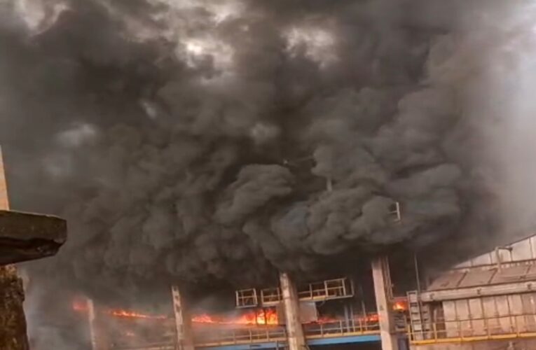 massive-fire-breaks-out-conveyor-belt