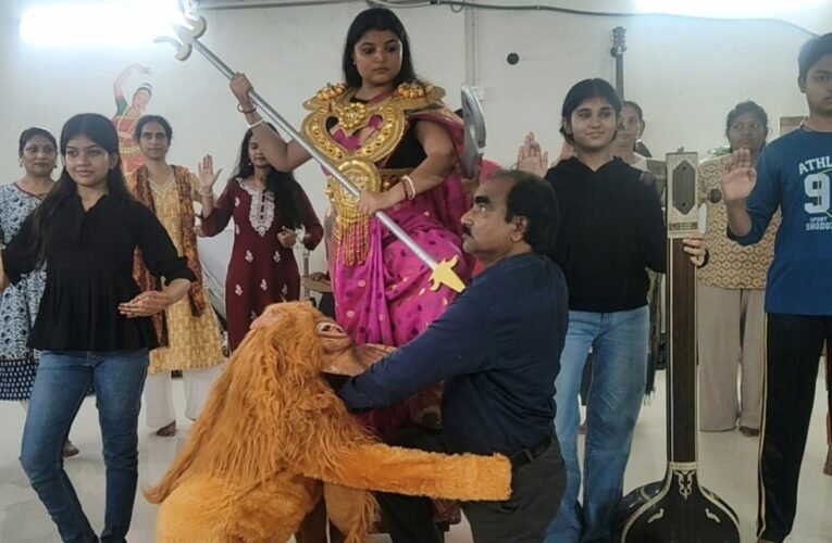 चाईबासा में महिषासुर मर्दिनी नृत्य-नाटिका का मंचन, 100 से अधिक कलाकार दिखाएंगे प्रतिभा