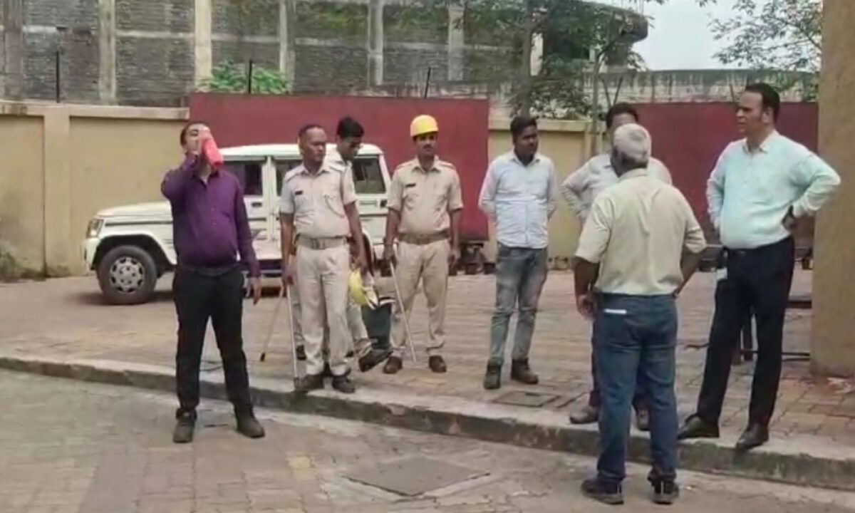 jamshedpurs-pm-mall-owes-rs-223