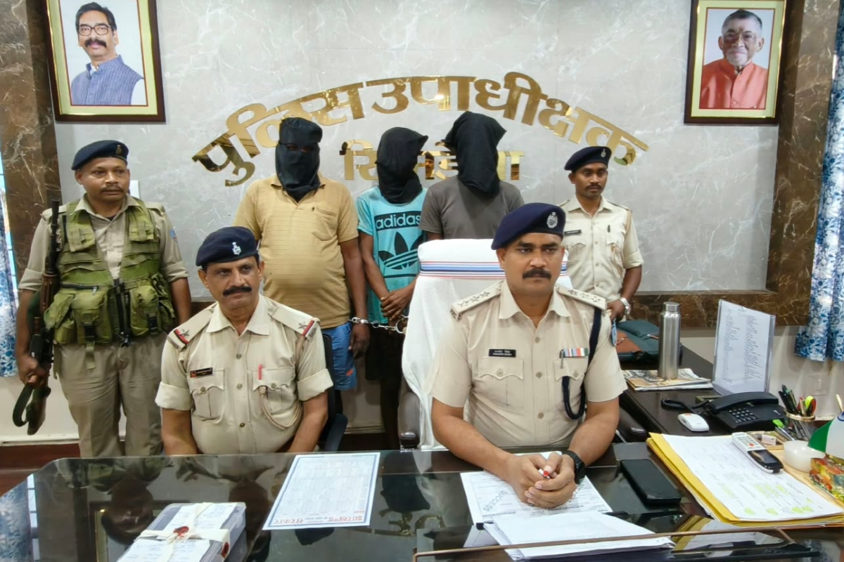 three-alleged-cattle-smugglers-10-bulls