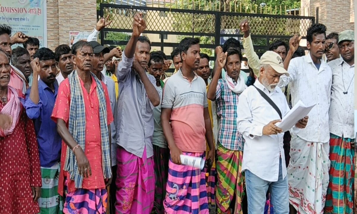 villagers-protest-against-stone-quarries-laadih