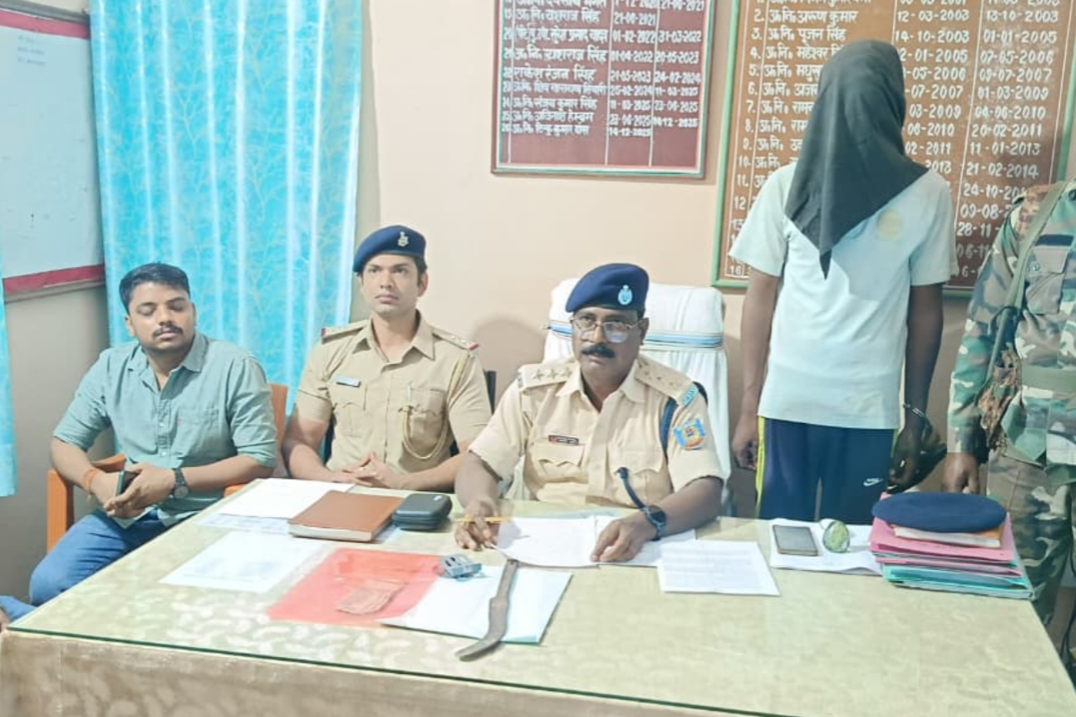 chaibasa-police-claim-incitement-three-criminal