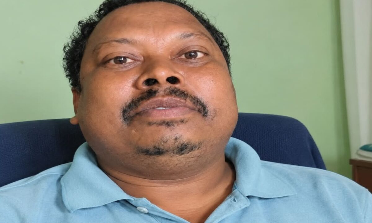 farmer-dies-wife-seriously-injured-road